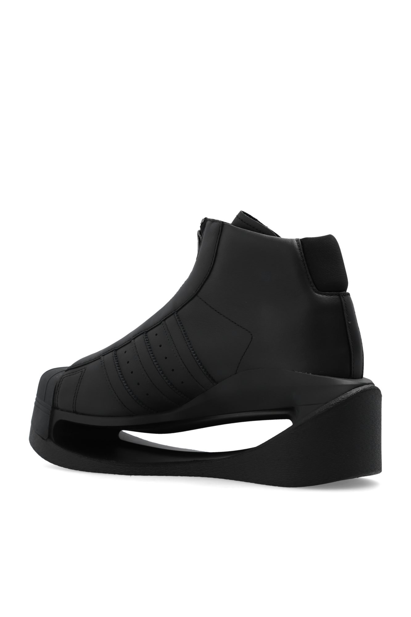 SchaferandweinerShops Tonga - Black 'Gendo Pro Model
